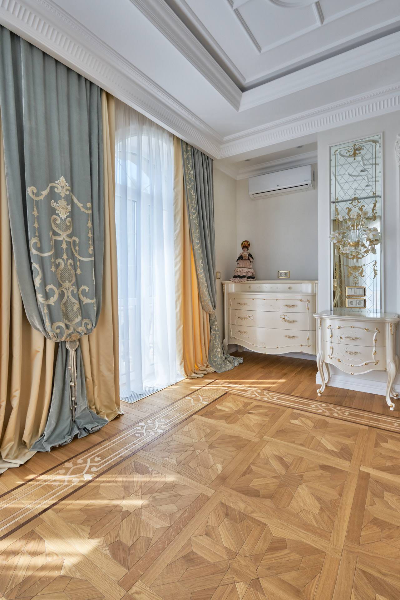 Спальня в класичному стилі